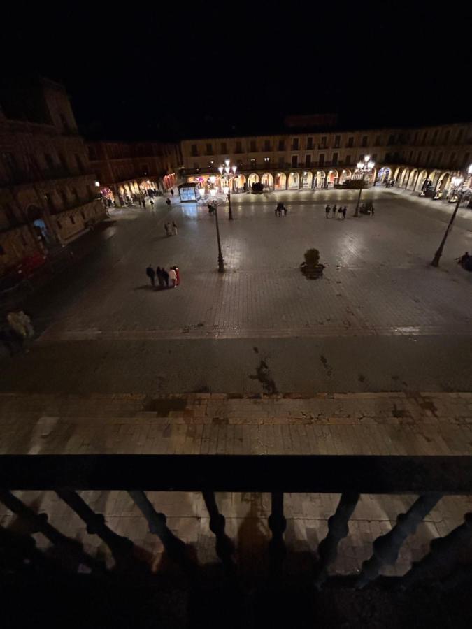 Plaza Mayor Leon - Bohemia Exteriér fotografie